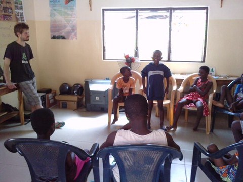 Atelier de lecture et théâtre avec les enfants