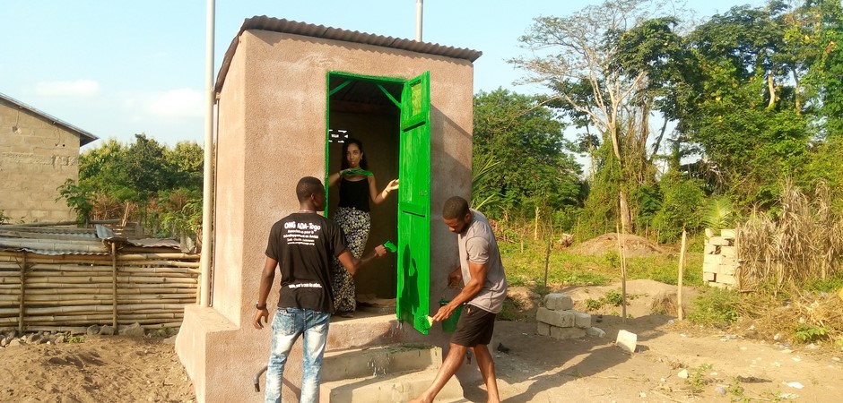 Construction Latrine Ecologique